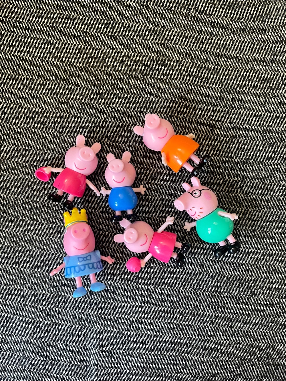 4/$12 Peppa Pig Mini Figure Set in Pink, Blue, Orange, Green, Yellow